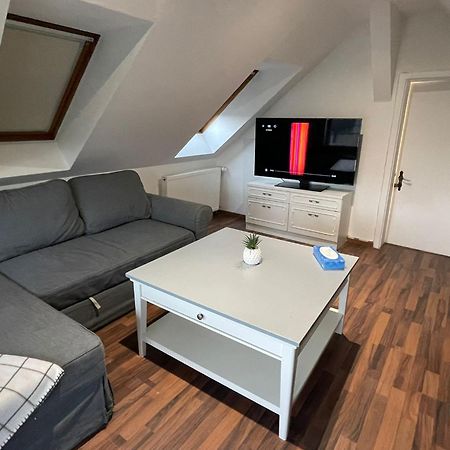 120Qm - 5 Rooms - 2 Bathrooms - Kitchen- Free Parking - Fast Wifi - Yiha Apartment Hannover Eksteriør bilde