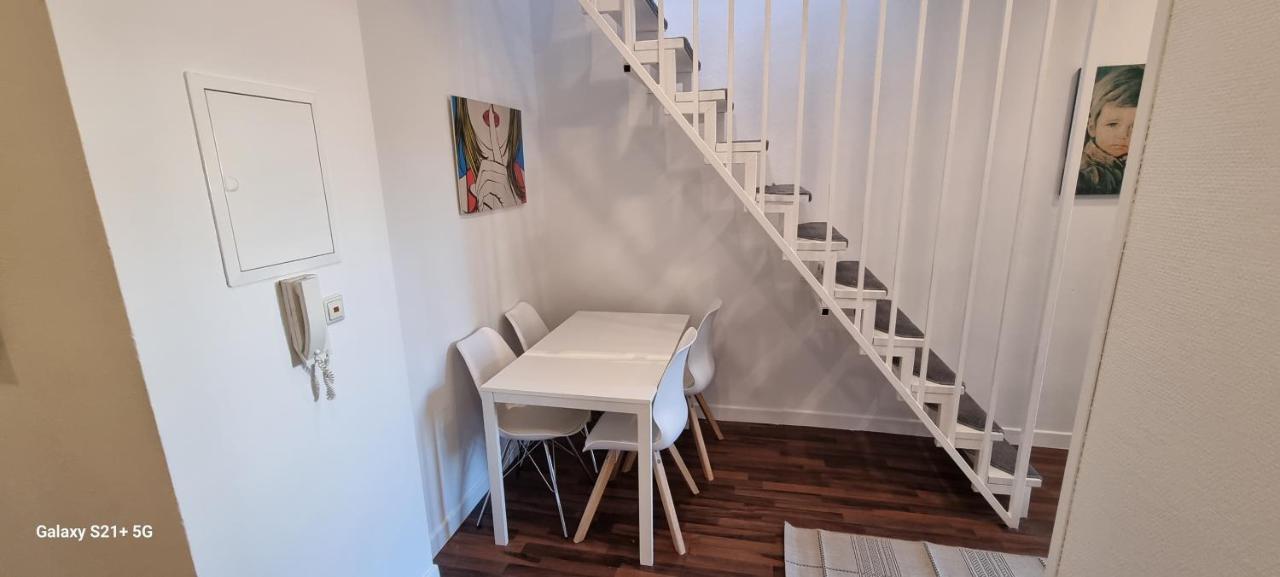 120Qm - 5 Rooms - 2 Bathrooms - Kitchen- Free Parking - Fast Wifi - Yiha Apartment Hannover Eksteriør bilde