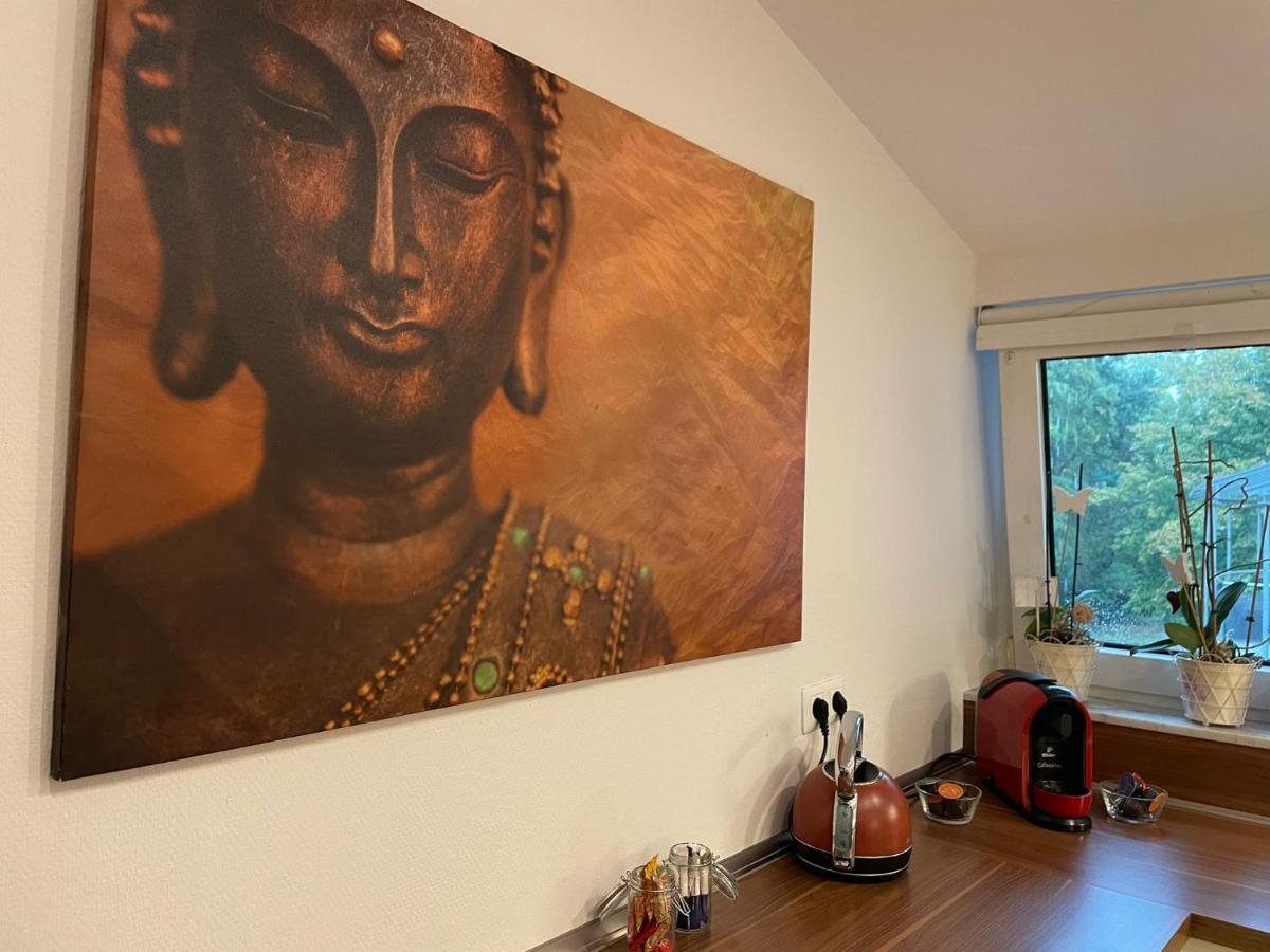 120Qm - 5 Rooms - 2 Bathrooms - Kitchen- Free Parking - Fast Wifi - Yiha Apartment Hannover Eksteriør bilde