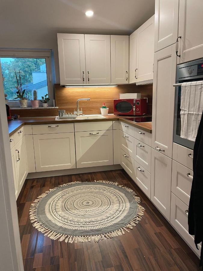120Qm - 5 Rooms - 2 Bathrooms - Kitchen- Free Parking - Fast Wifi - Yiha Apartment Hannover Eksteriør bilde
