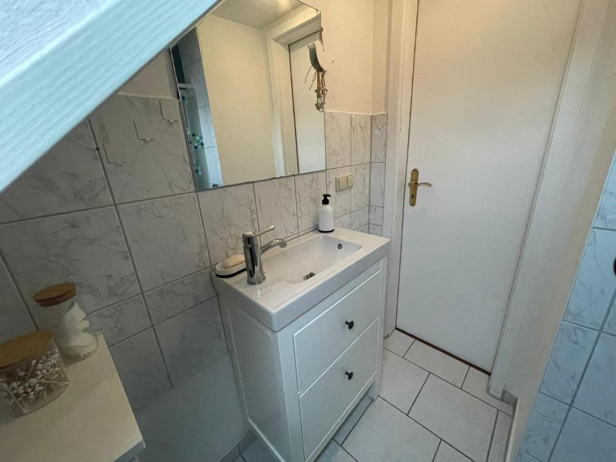 120Qm - 5 Rooms - 2 Bathrooms - Kitchen- Free Parking - Fast Wifi - Yiha Apartment Hannover Eksteriør bilde