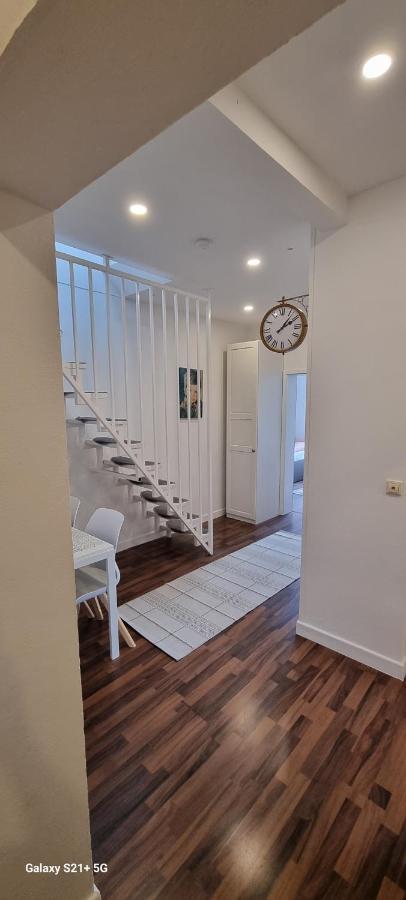120Qm - 5 Rooms - 2 Bathrooms - Kitchen- Free Parking - Fast Wifi - Yiha Apartment Hannover Eksteriør bilde