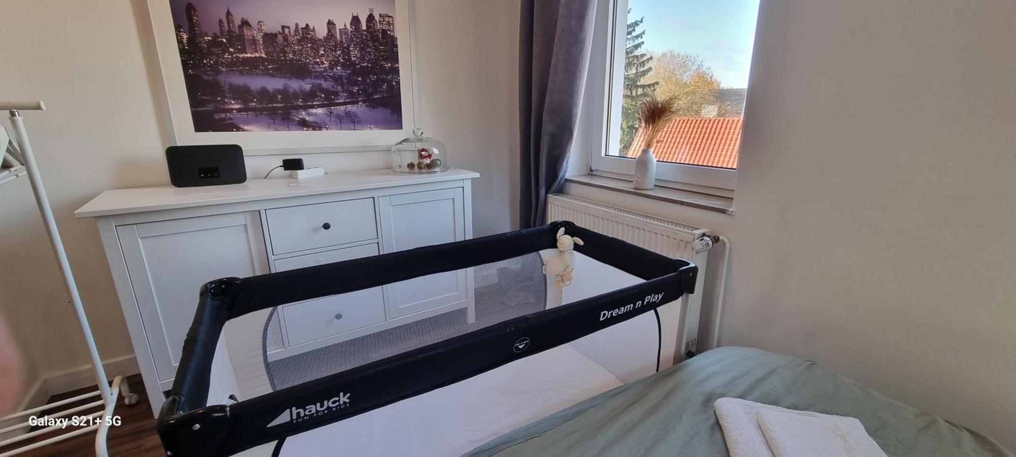 120Qm - 5 Rooms - 2 Bathrooms - Kitchen- Free Parking - Fast Wifi - Yiha Apartment Hannover Eksteriør bilde